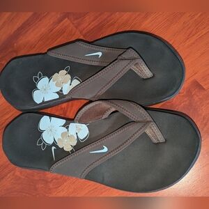 Nike brown Celso flip flop